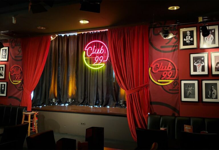 Top cluburi de stand-up comedy