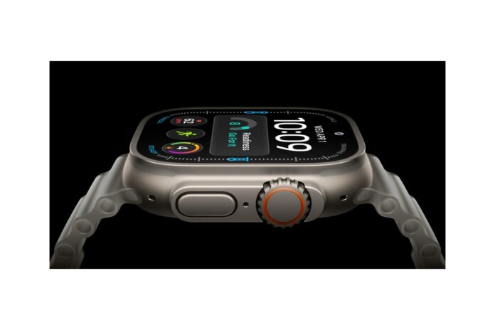 Apple Watch Ultra 4 cu carcasa din titan si coroana portocalie