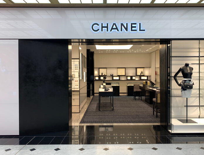Boutique Chanel în aeroportul Paris Charles de Gaulle