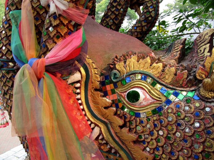 Detaliu decorativ la templul Wat Phra That Doi Suthep, Chiang Mai