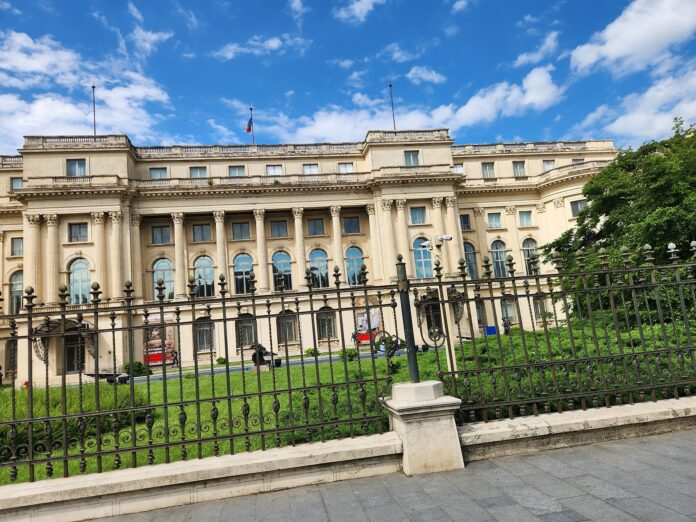 Fațada Muzeului Național de Artă al României, București